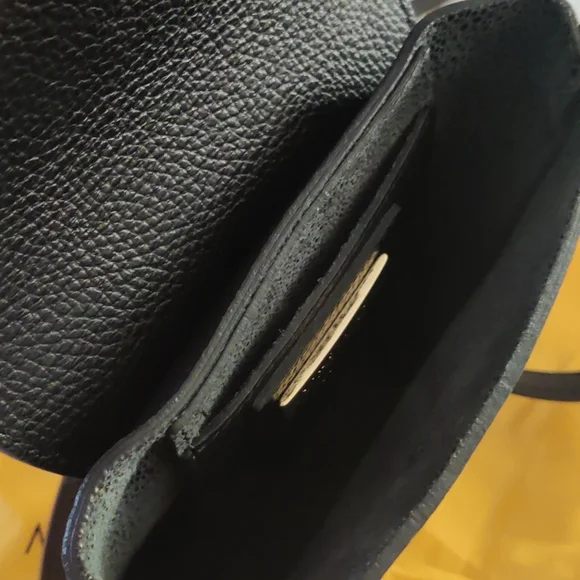 Valentino by Mario Women's gorgeous crossbody bag - Picture 5 of 15